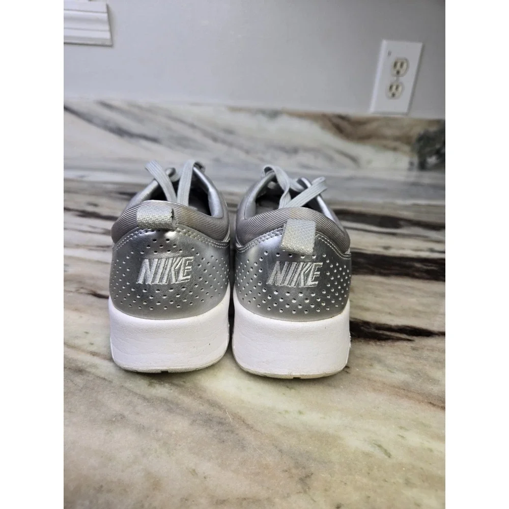 Nike Air Max Thea Silver Metalic Sneaker Shoe  819640-001 70s‎ retro futuristic